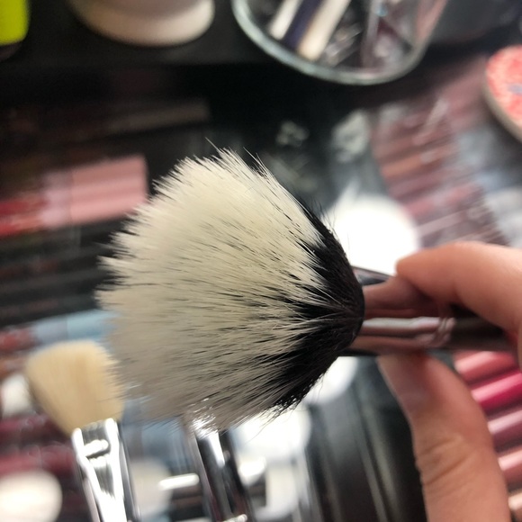 Set of 4 Face Brushes - Picture 4 of 4